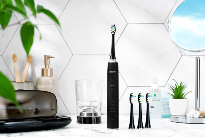 Ardesto toothbrush electric ETB-212CB, 40th. fluct/min, nozzle-4, футляр, IPX7, black