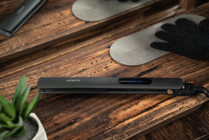 Выпрямитель Ardesto HS-615D, 50Вт, 110-230C, дисплей, керамика, черный