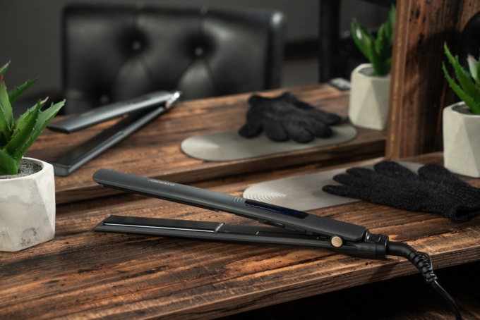 Выпрямитель Ardesto HS-615D, 50Вт, 110-230C, дисплей, керамика, черный