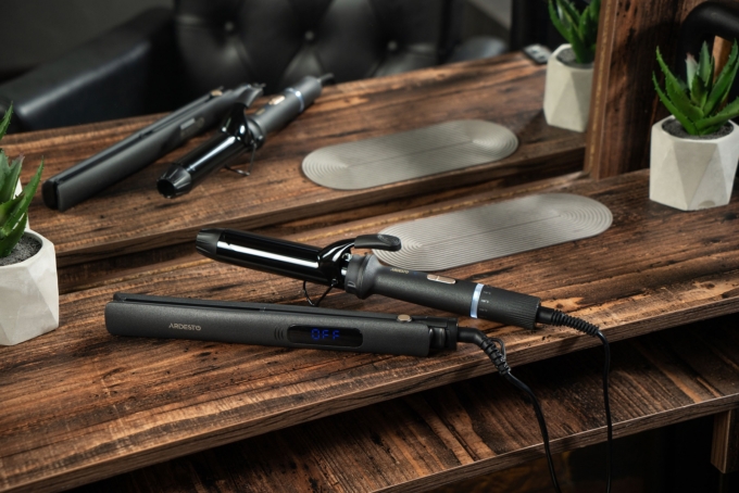 Выпрямитель Ardesto HS-615D, 50Вт, 110-230C, дисплей, керамика, черный