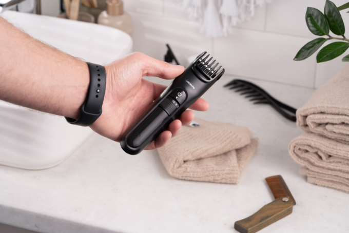 Ardesto hair clipper HC-Y10-B, 220V+battery, nozzles-1, steel, black