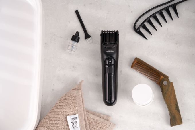 Ardesto hair clipper HC-Y10-B, 220V+battery, nozzles-1, steel, black