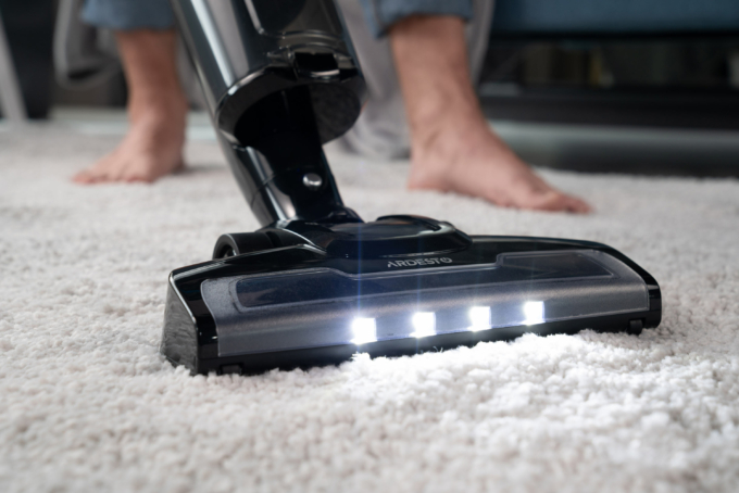 Ardesto cordless VC, 140W, dust cont -1L, battery operation up to 50min, HEPA, black with blue