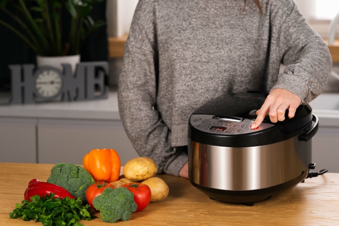 Мультиварка Ardesto, 860Вт, чаша-5л, электронное управл., книга рецептов, металл/пластик, серо-черный