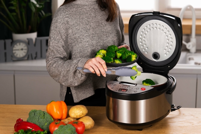 Мультиварка Ardesto, 860Вт, чаша-5л, электронное управл., книга рецептов, металл/пластик, серо-черный