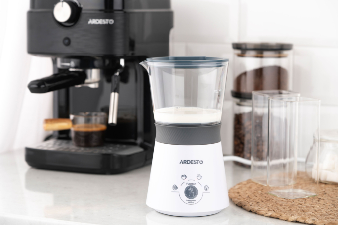 Milk frother&heater Ardesto 300W, tank capacity-330ml, white