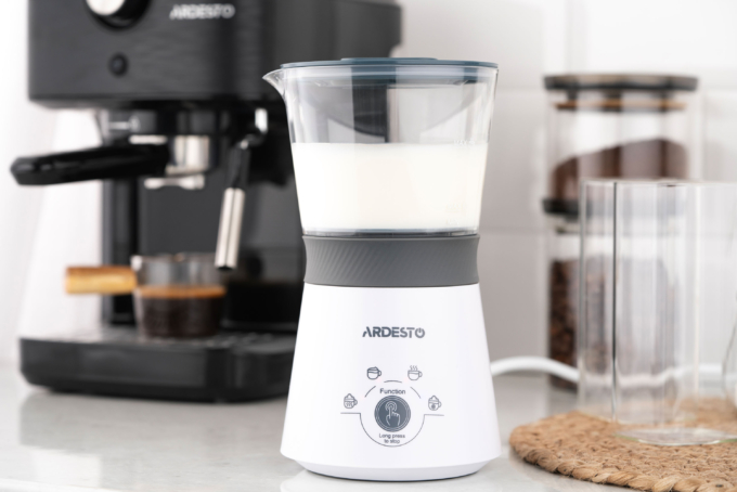 Milk frother&heater Ardesto 300W, tank capacity-330ml, white