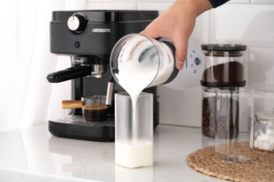 Milk frother&heater Ardesto 300W, tank capacity-330ml, white