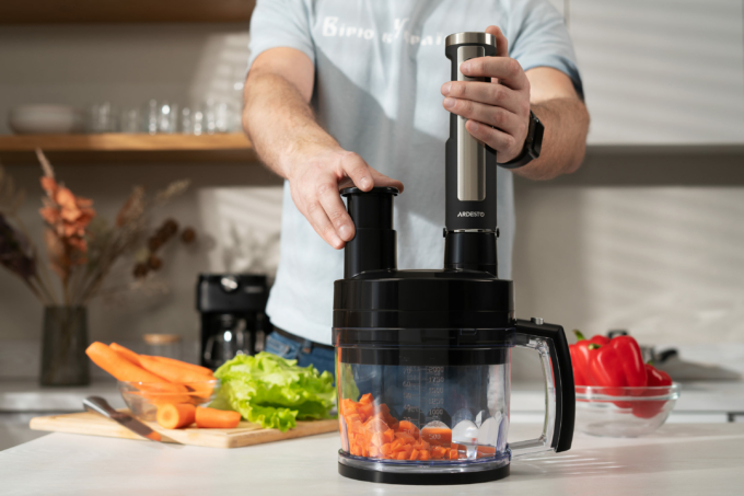 Блендер Ardesto погружной 1000Вт, 7в1, чаша-2000мл, насадка для нарезания кубиками, черно-серебристый