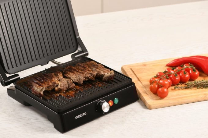 Ardesto grill clamping, 1800W, 180° opening, metal, black-silver