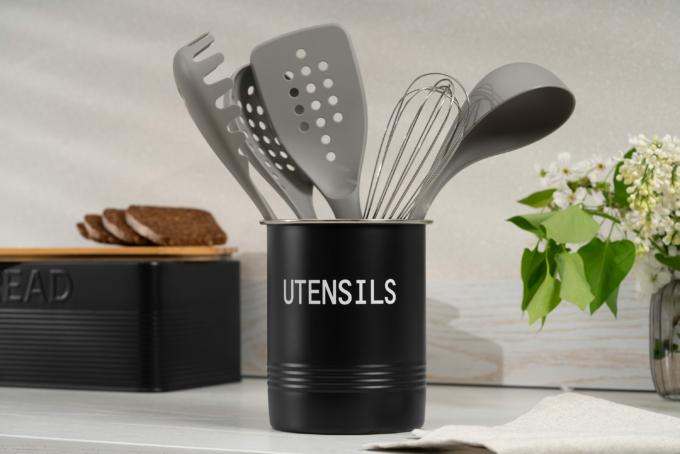 Ardesto Cutlery Holder Midori 12х15.5cm, metal, black