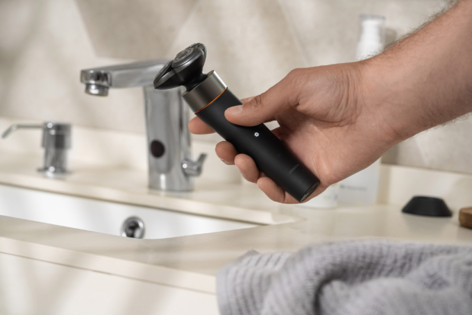 Ardesto electric shaver rotary, 5V,  razor head-3, Li-Ion, dry+wet, black