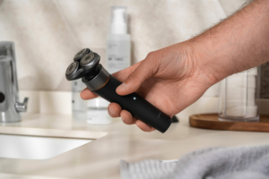 Ardesto electric shaver rotary, 5V,  razor head-3, Li-Ion, dry+wet, black