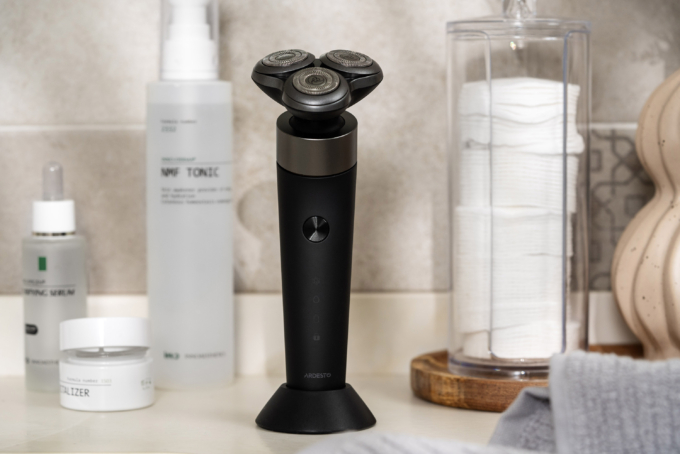 Ardesto electric shaver rotary, 5V,  razor head-3, Li-Ion, dry+wet, black