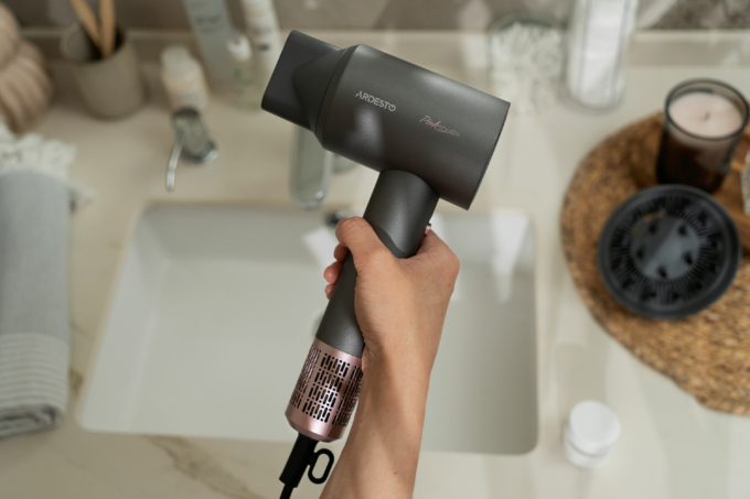 Фен Ardesto Pink Touch, 1600Вт, 2 скорости, 3 темп.режима, ионизация, диффузор, магнитные насадки, серый+розовый