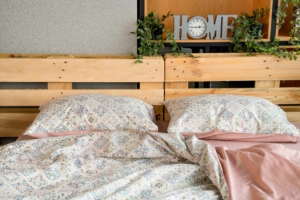 Ardesto Bedding set 1.5 Gloria, sateen, duvet cover160x220cm, sheet 160x220cm, pillowcases (2) 50x70cm, 100% cotton, azulejo pink