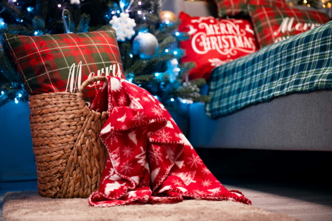 Ardesto Christmas Fleece blanket 130x160cm, 100% polyester, snow flake tree