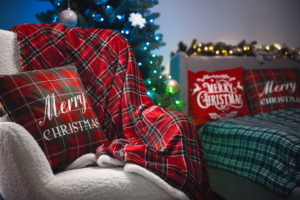 Подушка декор. Ardesto Christmas Happy Holidays 45х45см, 100% полиэстер, клетка зелено-красная