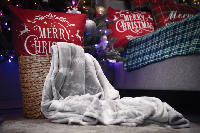 Подушка декор. Ardesto Christmas Happy Holidays 45х45см, 100% поліестер, червоний