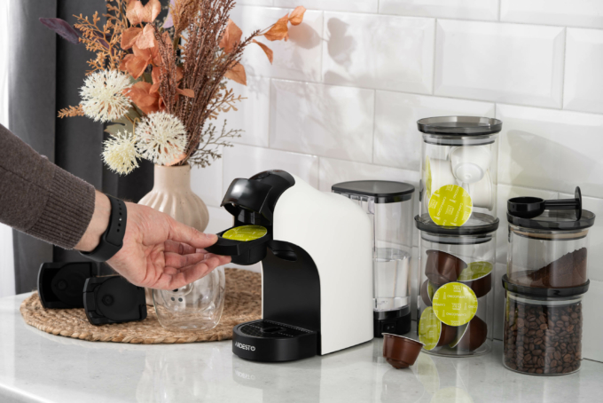Кавоварка Ardesto капсульна, 0.9л,  капсули Nespresso, Nescafe Dolce Gusto, мелена кава, сенсорне керування, білий