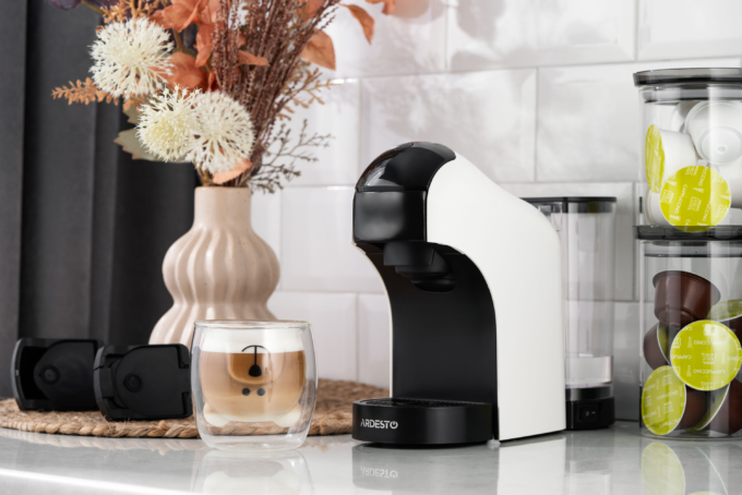Кавоварка Ardesto капсульна, 0.9л,  капсули Nespresso, Nescafe Dolce Gusto, мелена кава, сенсорне керування, білий
