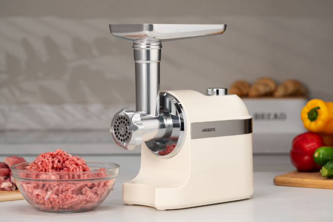 Ardesto meat grinder, 1800W, 2kg/min, 3 cutting plates, sausages nozzle, plastik, beigе-silver