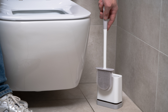 Ardesto Toilet brush set with stand 11.5×5.6x43cm, plastic, white