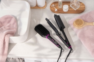 Ardesto straightening brush Violet Pro HSB-Y220PRO, 50V, 130-210C, display, ceramics, black