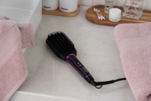 Ardesto straightening brush Violet Pro HSB-Y220PRO, 50V, 130-210C, display, ceramics, black