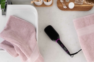 Ardesto straightening brush Violet Pro HSB-Y220PRO, 50V, 130-210C, display, ceramics, black