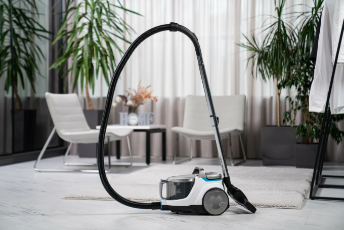 Ardesto VC сontainer , 700W, dust cont -2.5L, НЕРА, white-silver