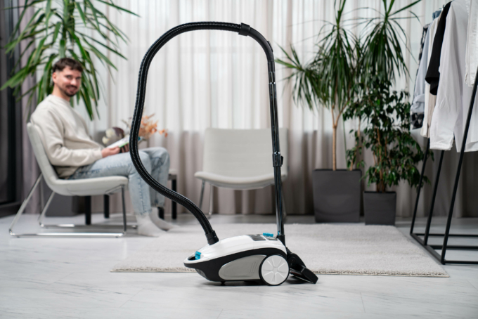 Пилосос Ardesto мішковий, 800Вт, мішок- 3.5л, HEPA, білий