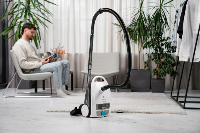 Пилосос Ardesto мішковий, 800Вт, мішок- 3.5л, HEPA, білий