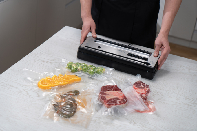 Вакууматор Ardesto для пакетов та рулонов, 110Вт, 28см, электронное, + 1 рулон, пластик+нерж., серебристый