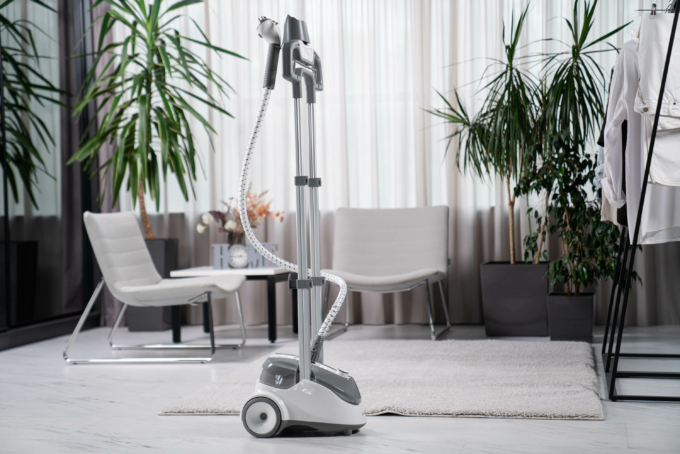 Відпарювач Ardesto вертикальний IR-S18B, 1800Вт, 1800мл, дошка, нерж. сталь, білий+сірий