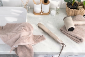 Hair straightener ARDESTO Rearl Cream 50W, 140-230C, ceramics, beige