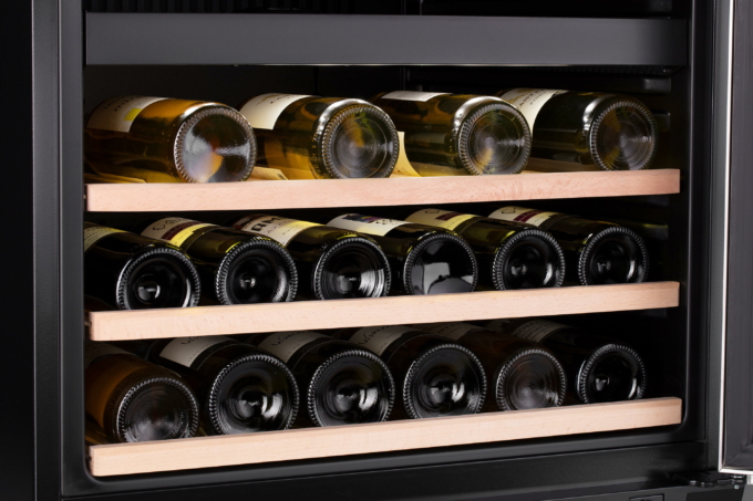 Холодильник ARDESTO вбудований для вина, 87×59.5х59.5, мороз.відд.-137л, зон – 2, бут-44, ST, диспл внутр., нерж