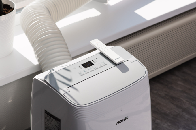 Кондиціонер мобільний ARDESTO CoolFlex 35м2 on/off 12000BTU 3.5кВт A/- R290 білий