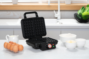 Вафельница ARDESTO  1200Вт, прямоугольные вафли, глубокие пластины, корпус-пластик, черный