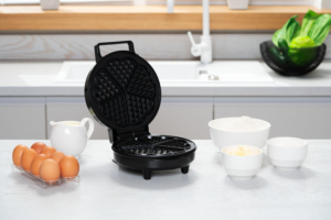 Waffle iron ARDESTO 1200W, device body-plastic, black