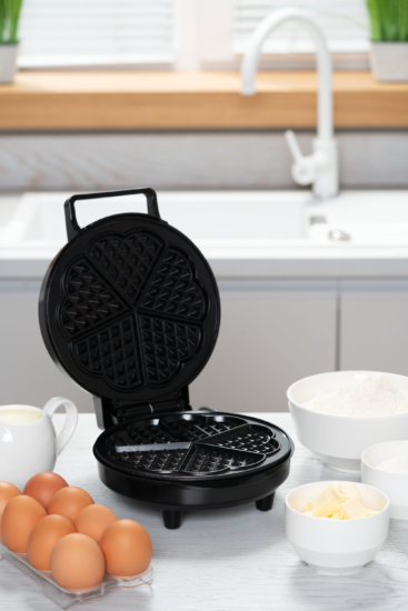 Waffle iron ARDESTO 1200W, device body-plastic, black