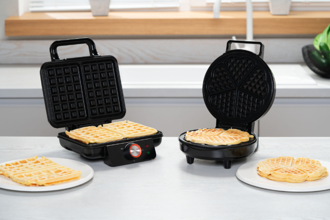 Waffle iron ARDESTO 1200W, device body-plastic, black