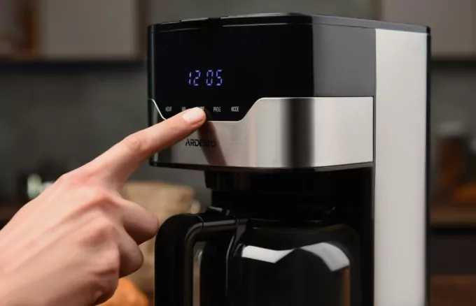 Кофеварка Ardesto капельная 1.5л, молотый, черно-серебристый