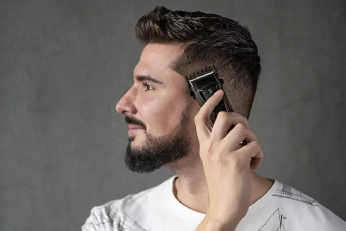 Машинка для стрижки Ardesto HC-Y30-DBS, мережа+акум., насадок-6, сталь+кераміка, чорний