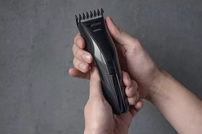 Машинка для стрижки  Ardesto HC-Y20-B, сеть+акум., насадок-2, сталь, черный