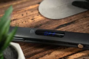 Выпрямитель Ardesto HS-615D, 50Вт, 110-230C, дисплей, керамика, черный