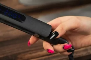 Выпрямитель Ardesto HS-615D, 50Вт, 110-230C, дисплей, керамика, черный