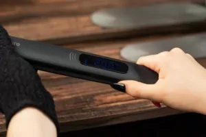 Выпрямитель Ardesto HS-615D, 50Вт, 110-230C, дисплей, керамика, черный