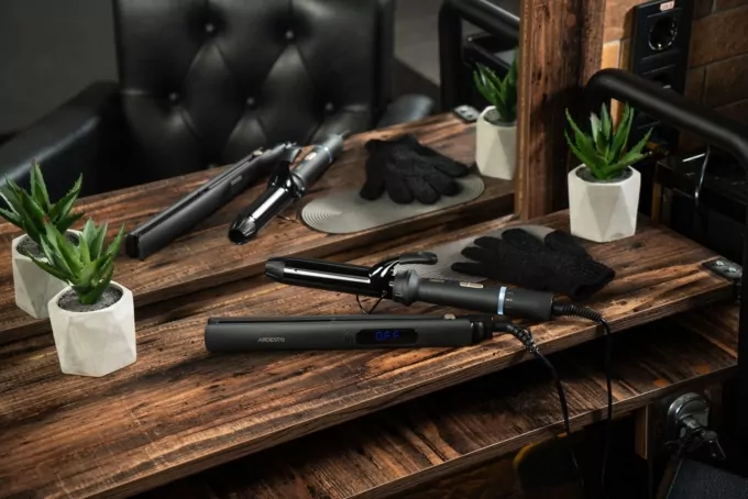 Выпрямитель Ardesto HS-615D, 50Вт, 110-230C, дисплей, керамика, черный