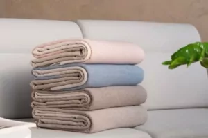 Ardesto Blanket Leonardo Moon, 140x200cm, 5% cashemere, 40% wool, 35% acrylic, 20% poly, beige
